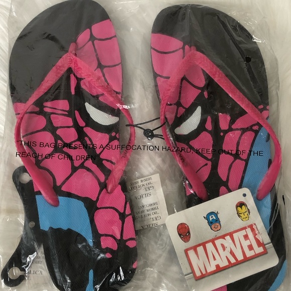 Marvel Slippers Size 5/6 - Picture 2 of 2